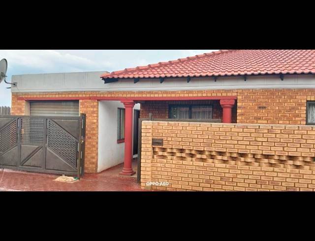 2 BEDROOM HOUSE FOR SALE IN PHOLA PARK EXT 1